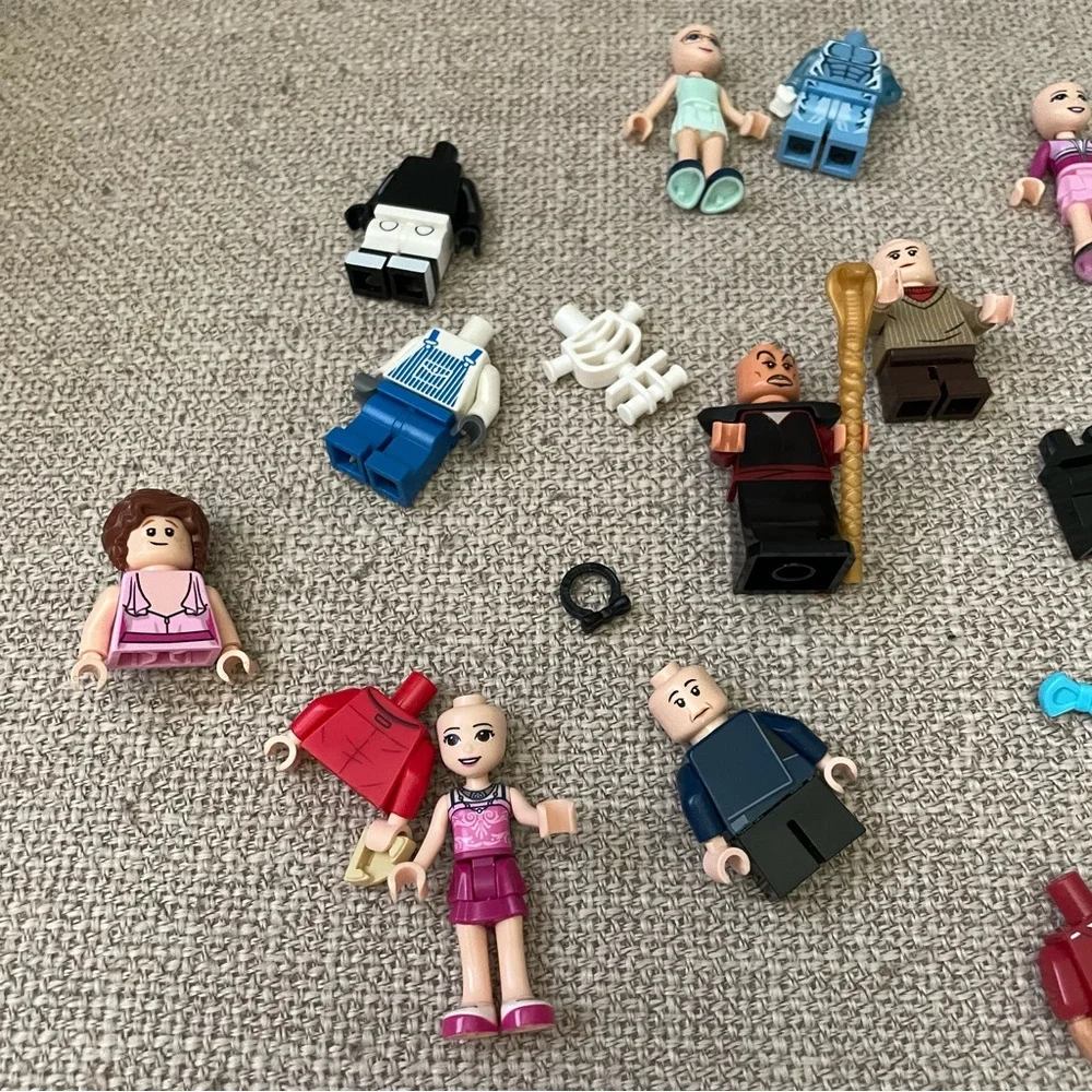 Lego Mini‎ Figure Lot *Not complete - Picture 2 of 4